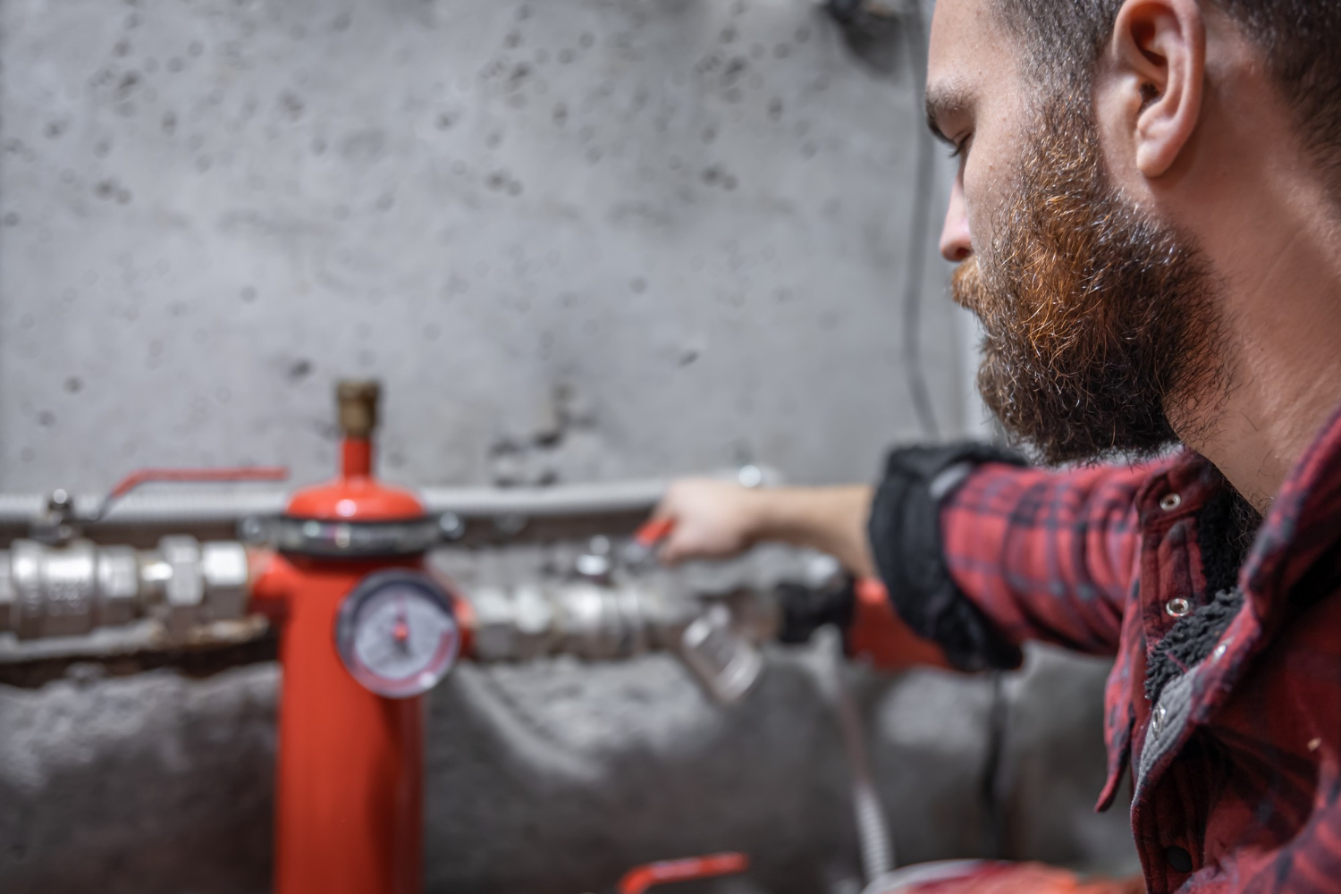 Choosing the Right 24-Hour Plumbing Service for Gas Line Repairs