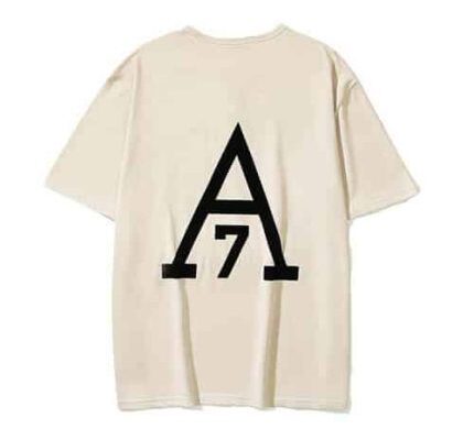 Minimalist Essentials Hoodie – Stylish & Comfortable Fit