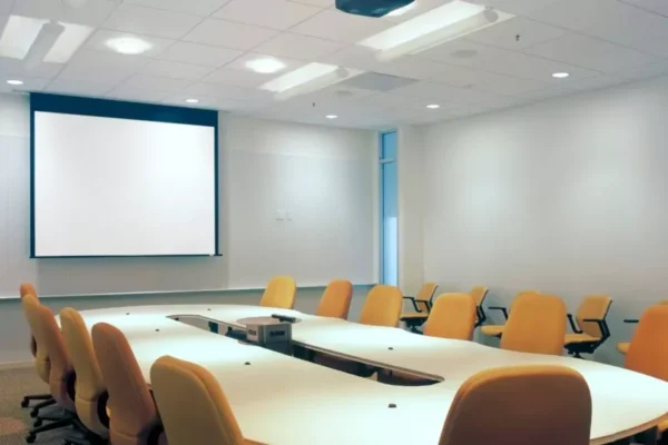 Customizable modular office furniture setup for Delhi offices with collaborative seating and flexible partitions.