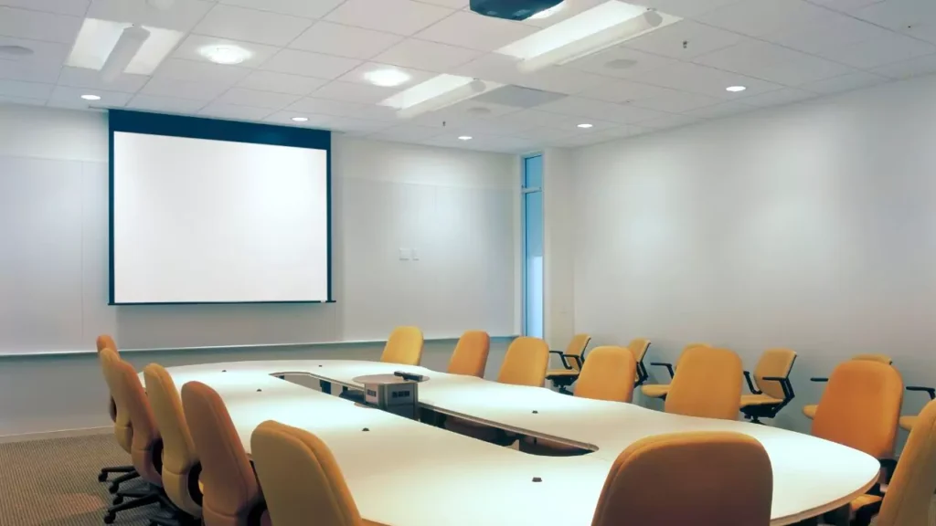 Customizable modular office furniture setup for Delhi offices with collaborative seating and flexible partitions.